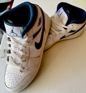 Air Jordan 1 Shoes Mid SE Industrial Blue Sz 7Y Grade School Kicks Swoosh Nike - Picture 1 of 6