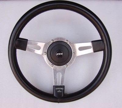 Volante y buje Mountney Triumph TR4 TR6 Mountney GB Inglaterra 14" Foto 1 de 4