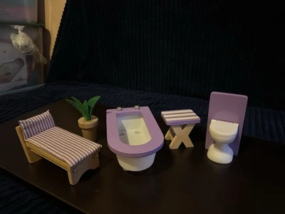 Juego de baño de madera para casa de muñecas KidKraft Barbie majestuosa mansión bañera inodoro salón Foto 1 de 4