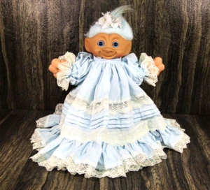 Vintage Ace Novelty Co.14" Treasure Troll bambola vestito blu capelli occhi pancia bottone - Foto 1 di 16