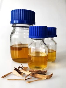 12ml Mysore Sandelholz Öl pure! Santalum Album Grade AAA+ Sandal wood oil India - Picture 1 of 5
