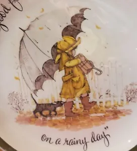 Vintage NIB Holly Hobbie Plate, Good Friends Are Sunshine On A Rainy Day, 1972 - Picture 1 of 8