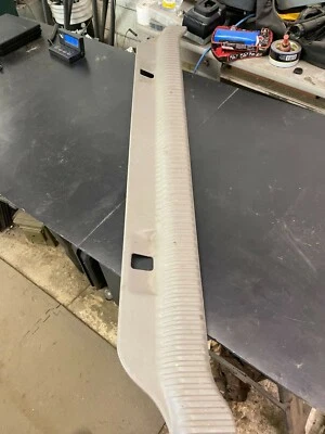 2003-2006 GM Yukon  CADILLAC ESCALADE OEM REAR DOOR SILL ENTRY SCUFF TRIM - Изображение 1 из 4