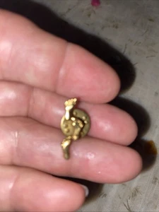 Prendedor de colección tono dorado pequeño pies huellas coleccionista chaleco sombrero solapa prendedor - Imagen 1 de 4