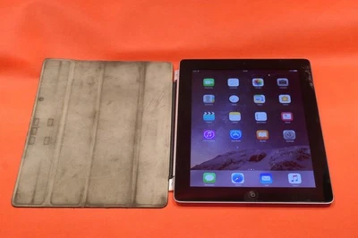 Apple iPad 4th Gen Cracked Screen Works MD511B/A 32GB WiFi 9.7 Space Grey A1458 - Image 1 of 4