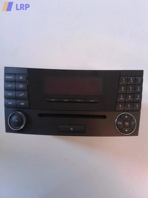 Mercedes Benz W211 Bj.2006 original Radio MF2321 A2118705089 - Bild 1 von 4