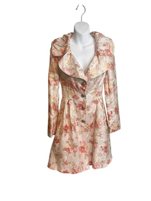 Abrigo Chun Mei Na Brocado Floral Ajuste A Medida Acampanado Romántico Casa de Hadas Talla XS Foto 1 de 4