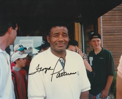 FLOYD PATTERSON  BOXING HOFer  AUTHENTIC ORIGINAL AUTOGRAPHED PHOTO JUNE 1997 - Image 1 of 2