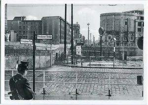 AK BERLIN Mauer Potsdamer Platz, -Straße Haus Vaterland Ruine Schupo 70/80er - Picture 1 of 1