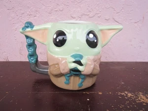 Tazza ceramica scolpita Star Wars Il Mandaloriano Il Bambino Baby Yoda in vendita!!! - Foto 1 di 6