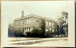 Bicicleta Hamilton IL ILLINOIS Escuela Primaria Queen Bee RPPC Postal De Colección Años 40 - Imagen 1 de 3