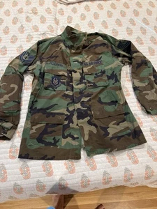 US Air Force Jacket Mens Large Long Woodland Camo Army Patches Shirt - Picture 1 of 8