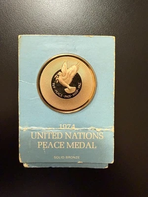 Medalla de la Paz de las Naciones Unidas 1974 - Bronce macizo - Edición oficial de la ONU - 38 mm sellada Foto 1 de 3