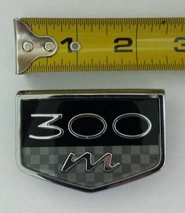 1999-2004 Chrysler 300M Fender Badge Emblem 04805287AC - Imagen 1 de 2
