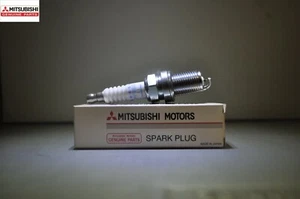 MITSUBISHI GALANT STATION SALOON 2.5 96 - 02 SPARK PLUG NEW GENUINE OEM MD313443 - Picture 1 of 5