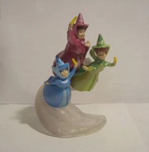 DISNEY 3 FEEN FLIEGEN AUS SCHLAFSCHÖNHEIT PVC FIGUR KUCHENAUFLEGER - Bild 1 von 2