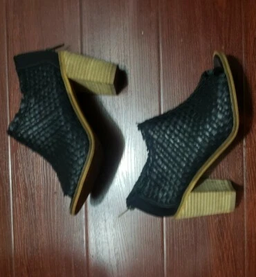 Catherine Malandrino black heel sandal - Image 1 of 4