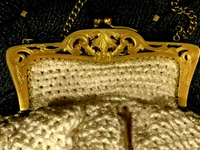 BOLSO MONEDERO VINTAGE TEJIDO A MANO HECHO A MANO DORADO CON BROCHE DE PLATA ALEMÁN MARCADO Foto 1 de 4