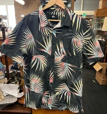 Quicksilver Shirtsleeve Shirt Size L - Image 1 of 4