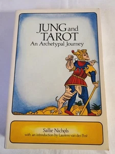 Jung and Tarot: An Archetypal Journey - paperback Nichols, Sallie|van der Po... - Imagen 1 de 7