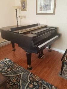 Piano  - Picture 1 of 4