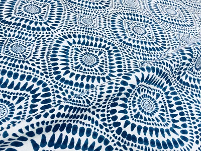 LUSHFABRIC Spanische Fliese Shibori Stoff Blumenmuster Mandala Vorhang Baumwolle - 55 Zoll breit blau weiß