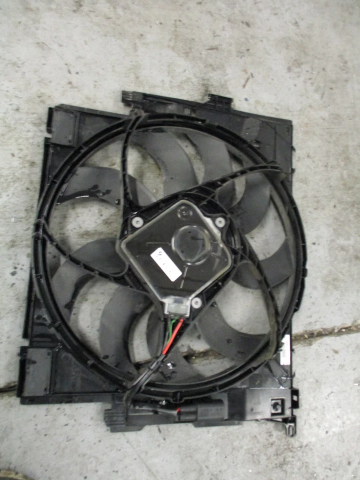 Conjunto de ventilador radiador 600W 17428641965 12-16 BMW OEM 335xi GT 328d Foto 1 de 4