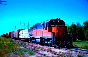 DUPLICATE EKTACHROME SLIDE MILWAUKEE ROAD SDL-39 #581 HETTINGER, ND AUGUST 1971 - Picture 1 of 1