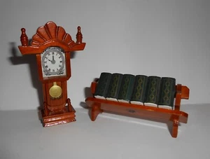 Dollhouse Miniatures - Wooden Clock and Bookshelf - Picture 1 of 11