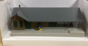 IBERTREN ESTACION DE Mercsncias MONTADA ESCALA N EXCLUSIVA - Imagen 1 de 2