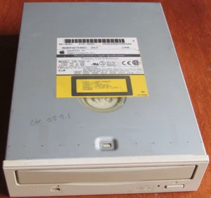 AppleCD 8X Apple Mac Macintosh SCSI 50pin vintage CD drive July 1996 - Picture 1 of 7