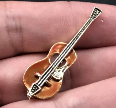 Broche Pin Guitarra Esmalte Marrón Tono Plata 1.5" x 0.50" Foto 1 de 2