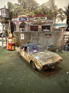 1962 Ford Thunderbird - Barn Find Cars - 1:24 DIECAST - Danbury Mint - Weathered - Picture 1 of 10