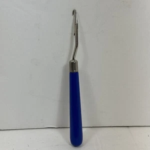 Vintage Shillcraft Readicut Rug Yarn Latch Tool Blue Handle Made in England - Picture 1 of 5