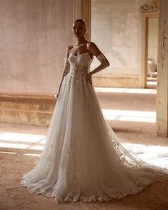 Vintage Lace 2025 Wedding Dresses A Line Sweetheart Appliqued Beaded Bridal Gown - Picture 1 of 4