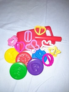17 tlg. Kinder Förmchen Kreativ Set für Knete Backen Küche Basteln - Bild 1 von 1
