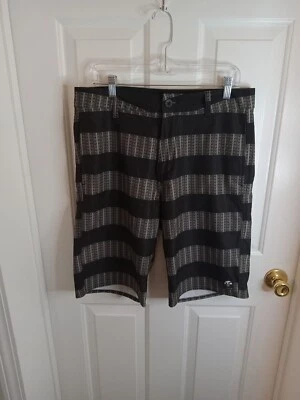 Pantalones Cortos Vans Vanphibian Para Hombres 32 Negro Gris Híbrido Board Shorts Chino Performance Foto 1 de 4