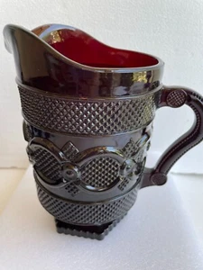 Rubinroter Glas Avon Cape Cod 8 1/2" Wasserkrug mit Fuß - Bild 1 von 7
