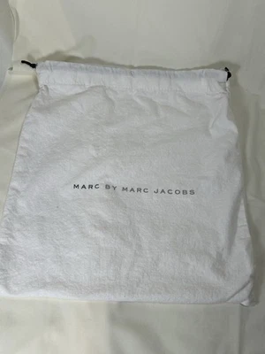 Bolso antipolvo Marc by Marc Jacobs blanco con cordón de algodón mediano Foto 1 de 4