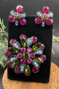 Vintage multicolor, prong set, rhinestone brooch and clip earrings - Picture 1 of 6