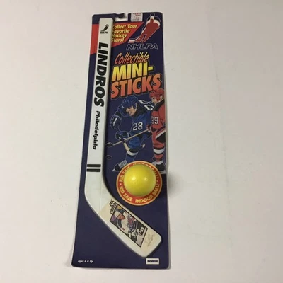 Mini palo y pelota de hockey coleccionables Irwin NHLPA Eric Lindros 1997 Foto 1 de 4