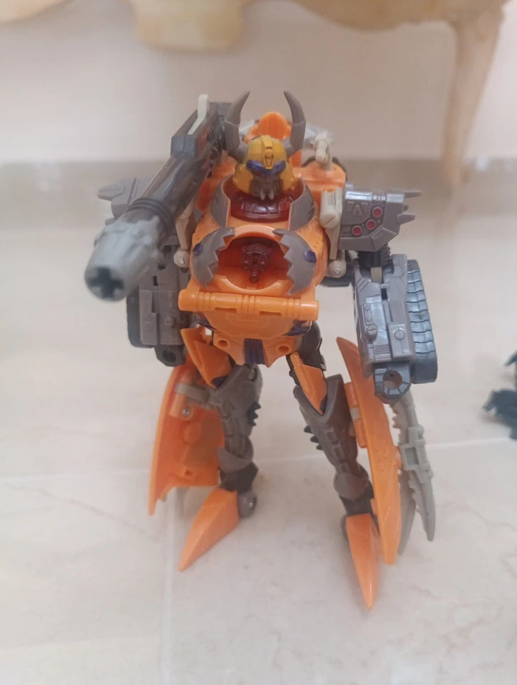 Transformers Cybertron Unicron Deluxe - Immagine 1 di 1