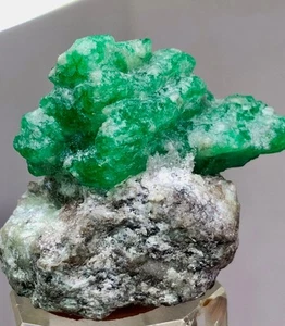 153,cts Natural full termminated green crystel emerald on matrix specimen @swat - Picture 1 of 12