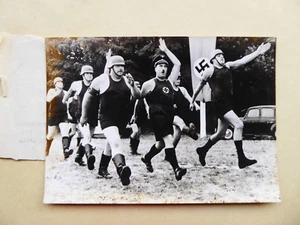 LE FUHRER EN FOLIE*HENRI TISSOT*1973*COHEN*AGIP*VINTAGE*ARTE*RARA*FOTO*ORIGINAL* - Imagen 1 de 2