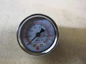 M06001 Horizontal Pressure Gauge 7kgf/cm² - Picture 1 of 1