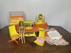 Vintage Topper Dawn Puppenwohnung Möbel Zubehör & Dawn Puppe * UNVOLLSTÄNDIG - Bild 1 von 14