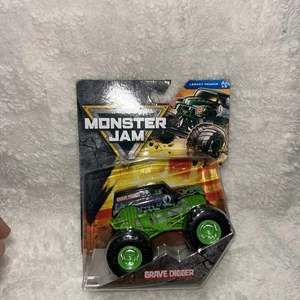 2025 Series 43 Monster Jam Grave Digger Legacy Trucks Spin Master - Picture 1 of 2