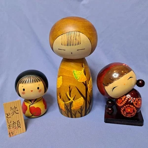 Muñecas Kokeshi Yuji Watanabe Color Otoño Toshio Sekiguchi Sonriendo Las Más Grandes - Imagen 1 de 10