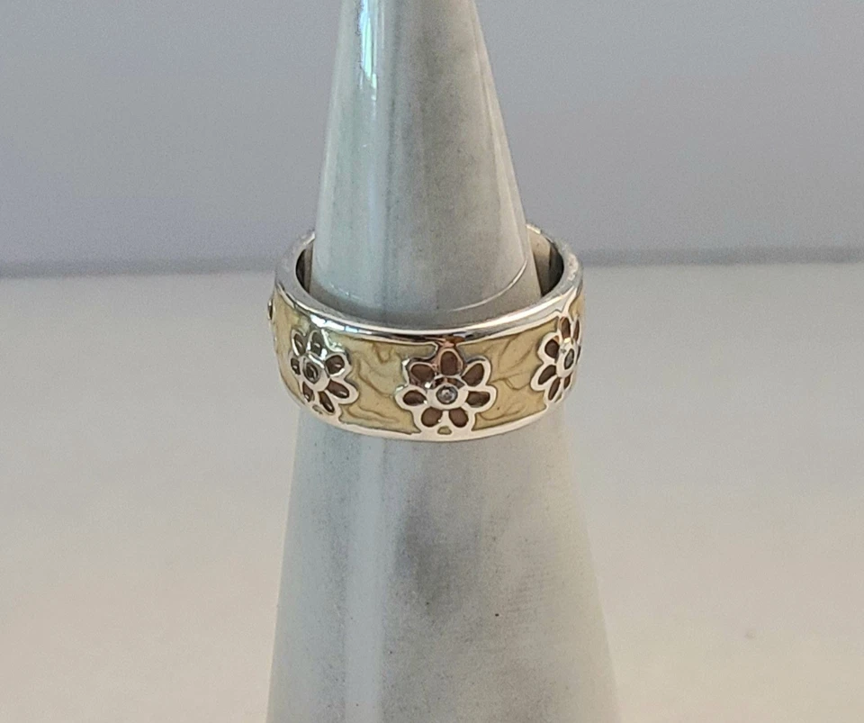 Lauren G Adams Cream Colored Flower Enamel Band Ring Size 6 - Image 1 of 1