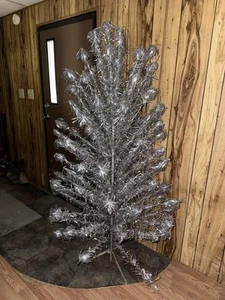 Vintage Pracht Bommel Aluminium Baum mit Originalkarton und Ständer 5,5 Fuß - Bild 1 von 13